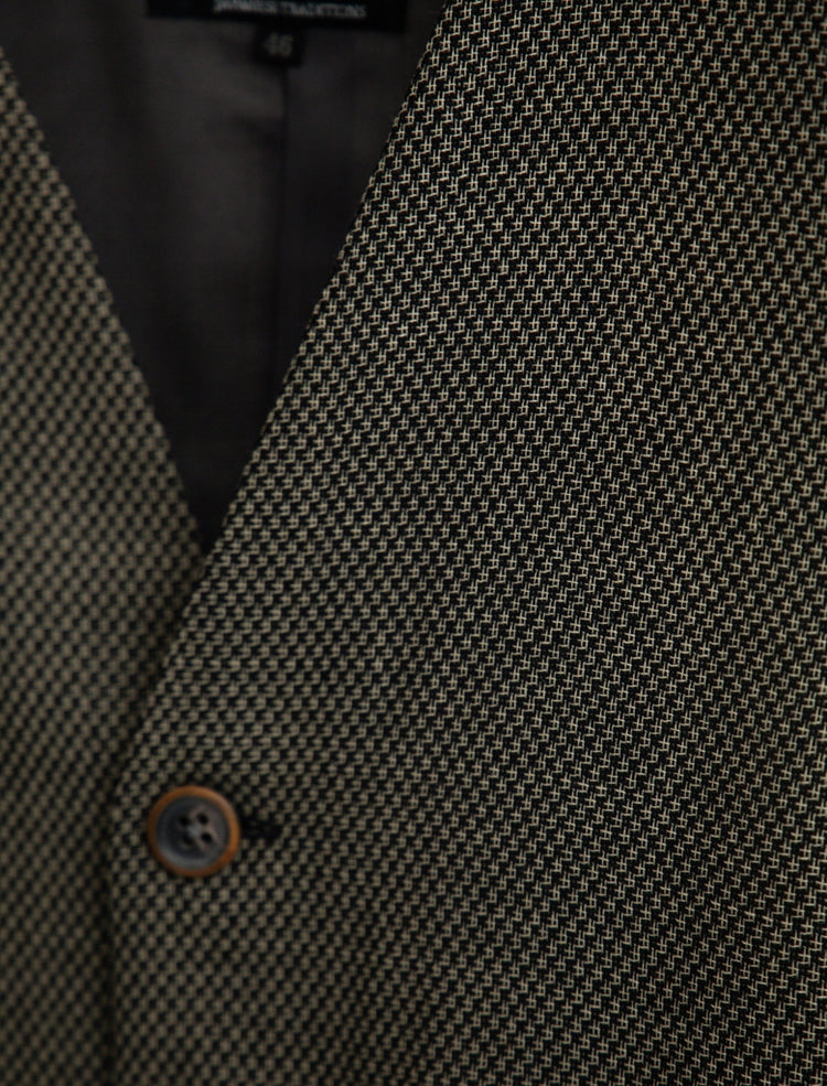 LAST BUTTON VEST