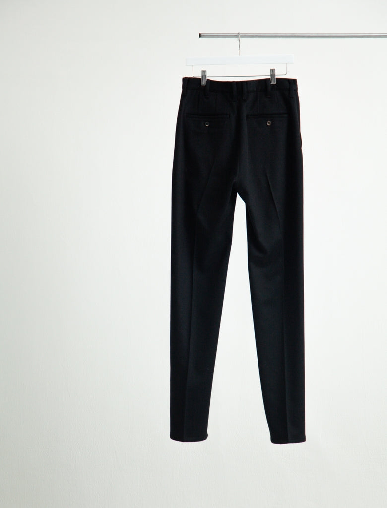 NO TUCK TROUSERS