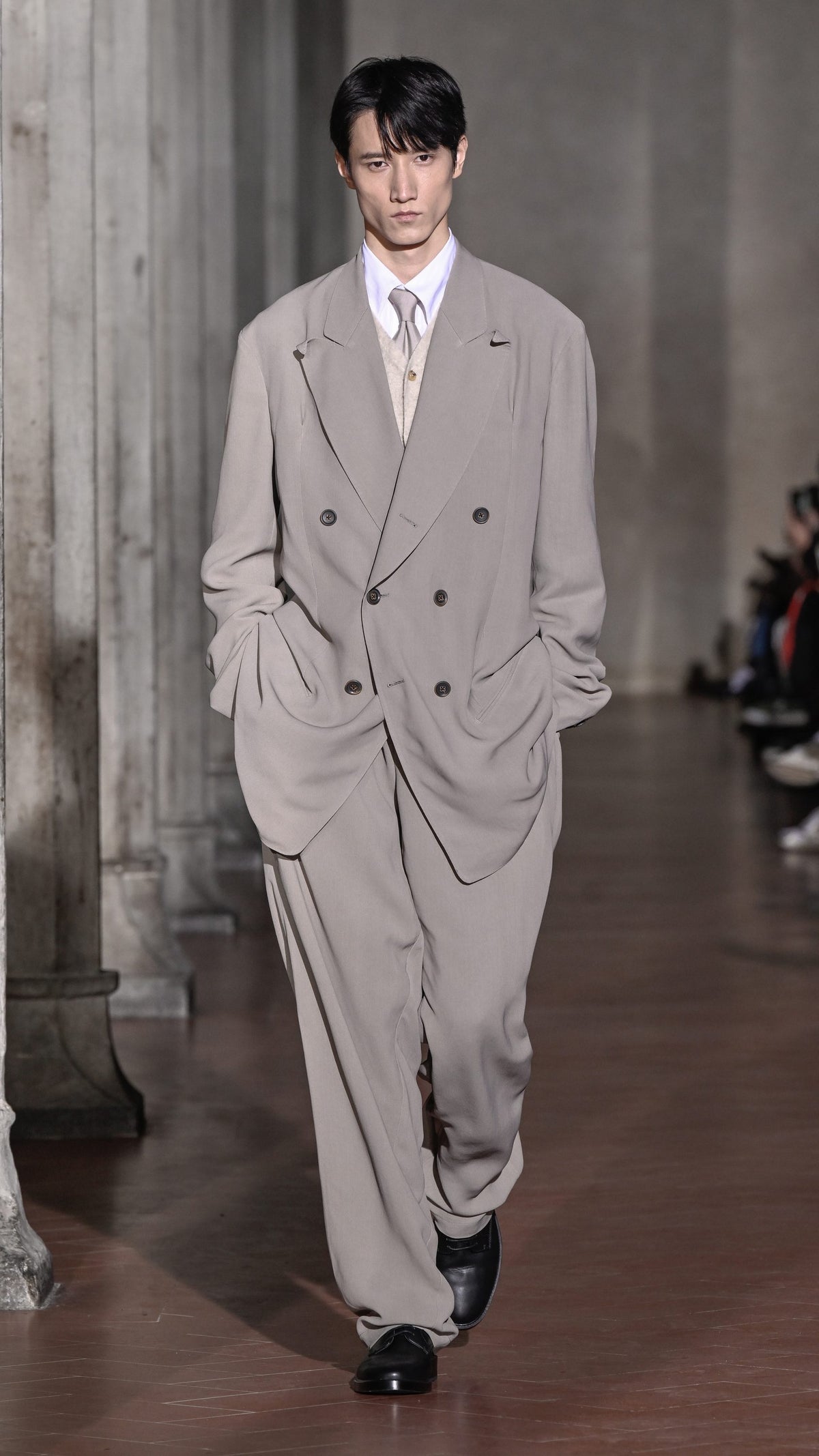 LOOK ITEM 03