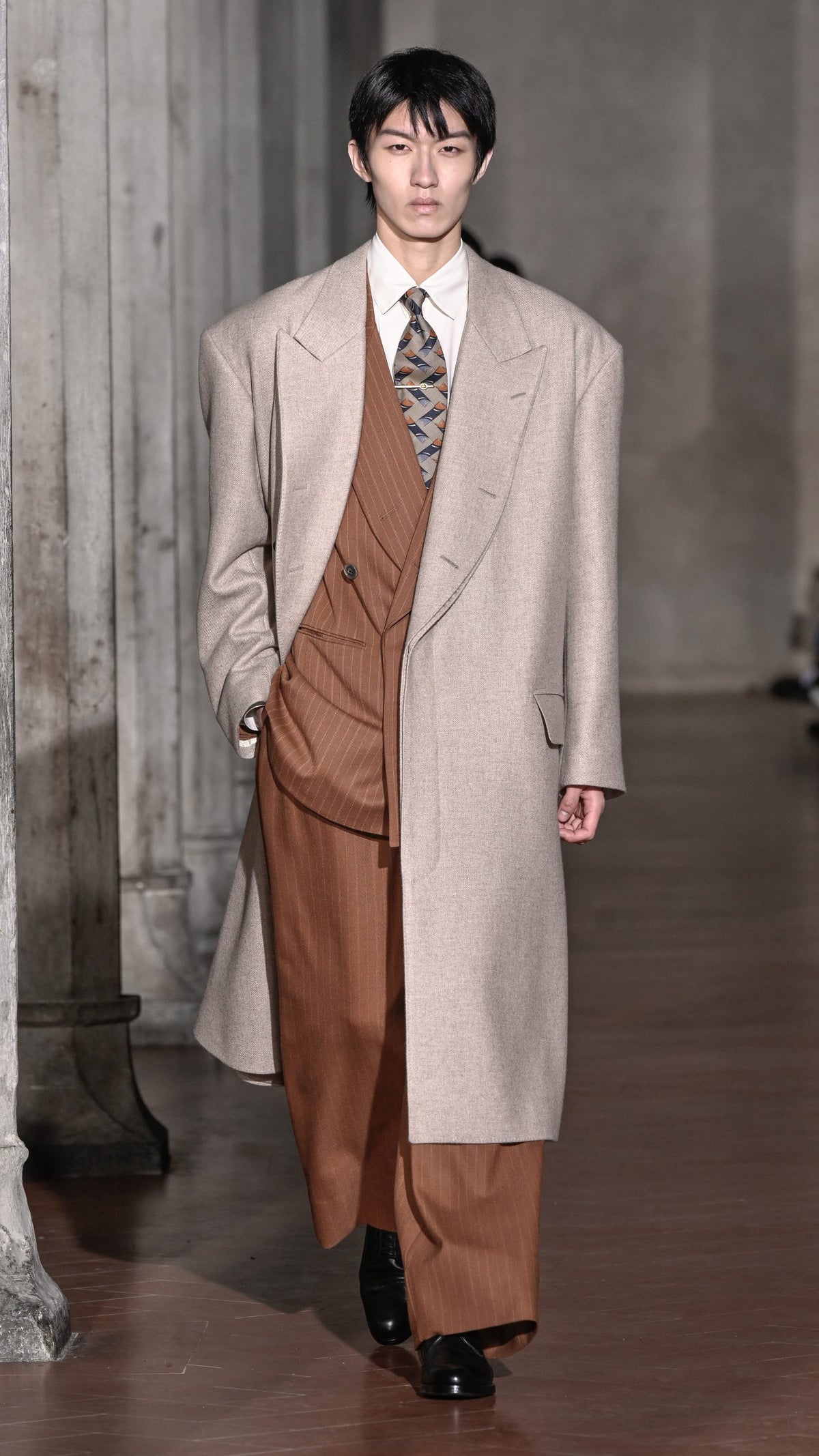 LOOK ITEM 04