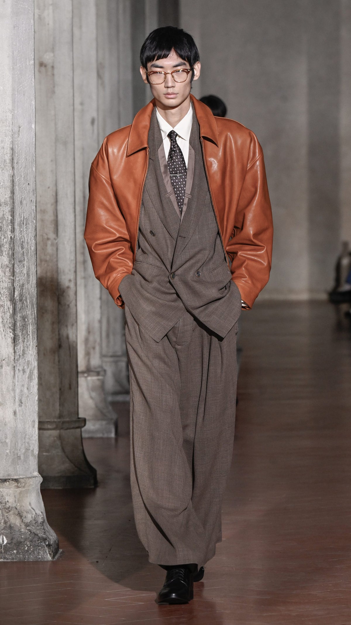 LOOK ITEM 06