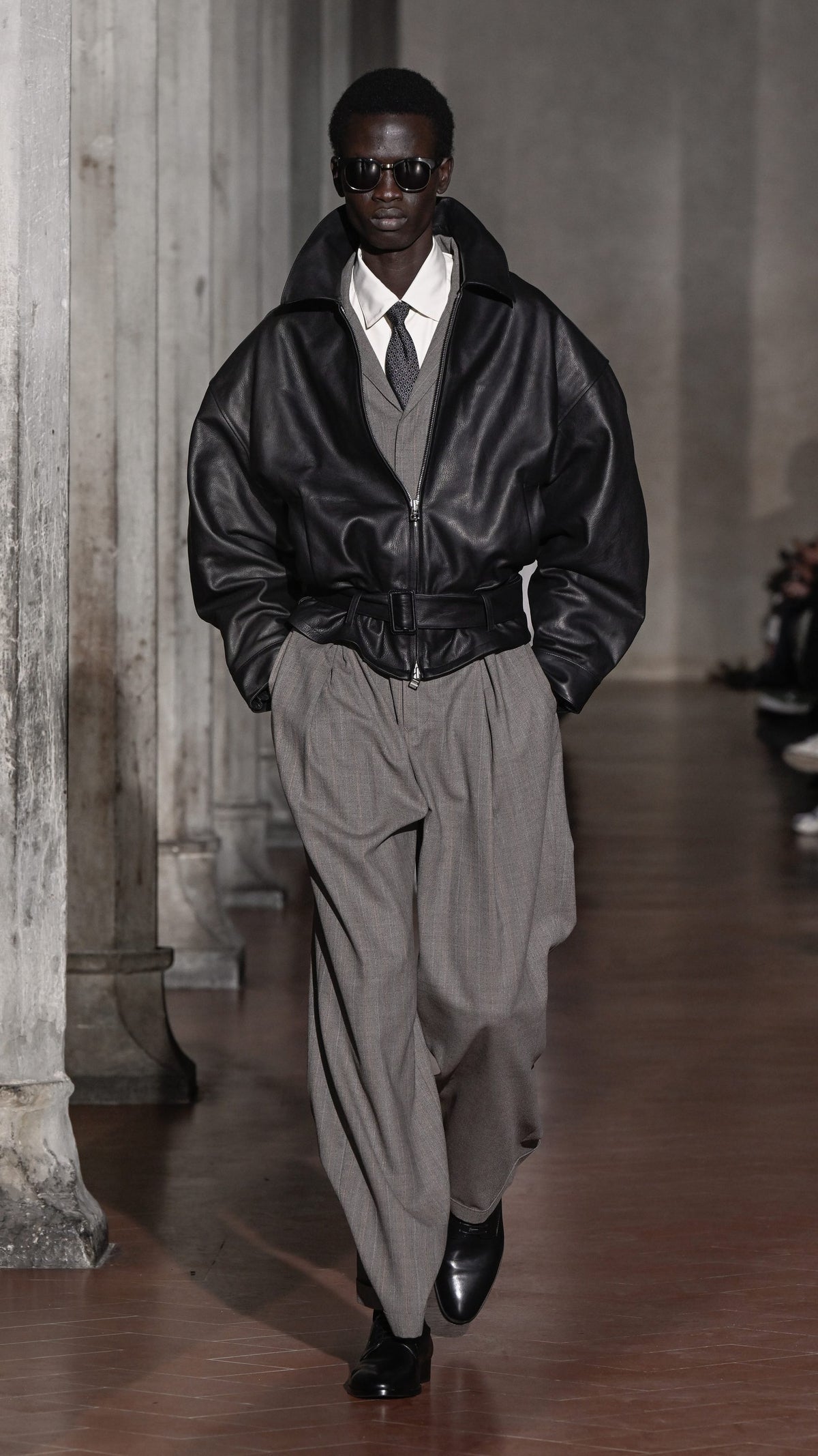 LOOK ITEM 10