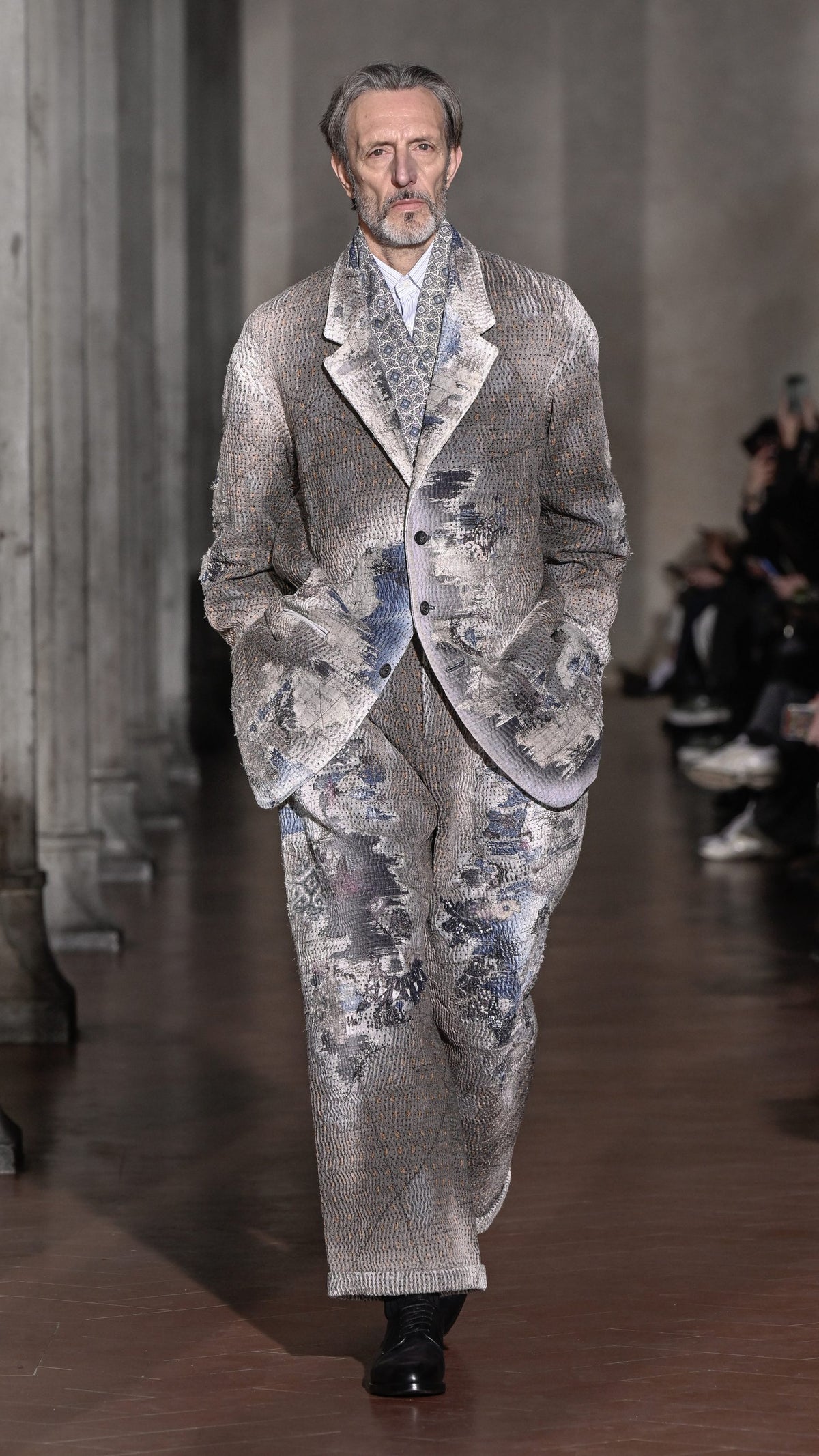 LOOK ITEM 14