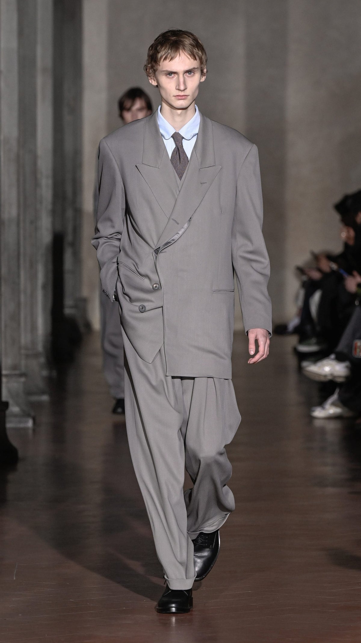 LOOK ITEM 15