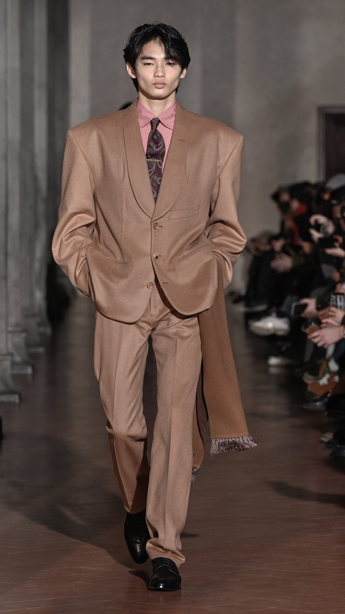 LOOK ITEM 27