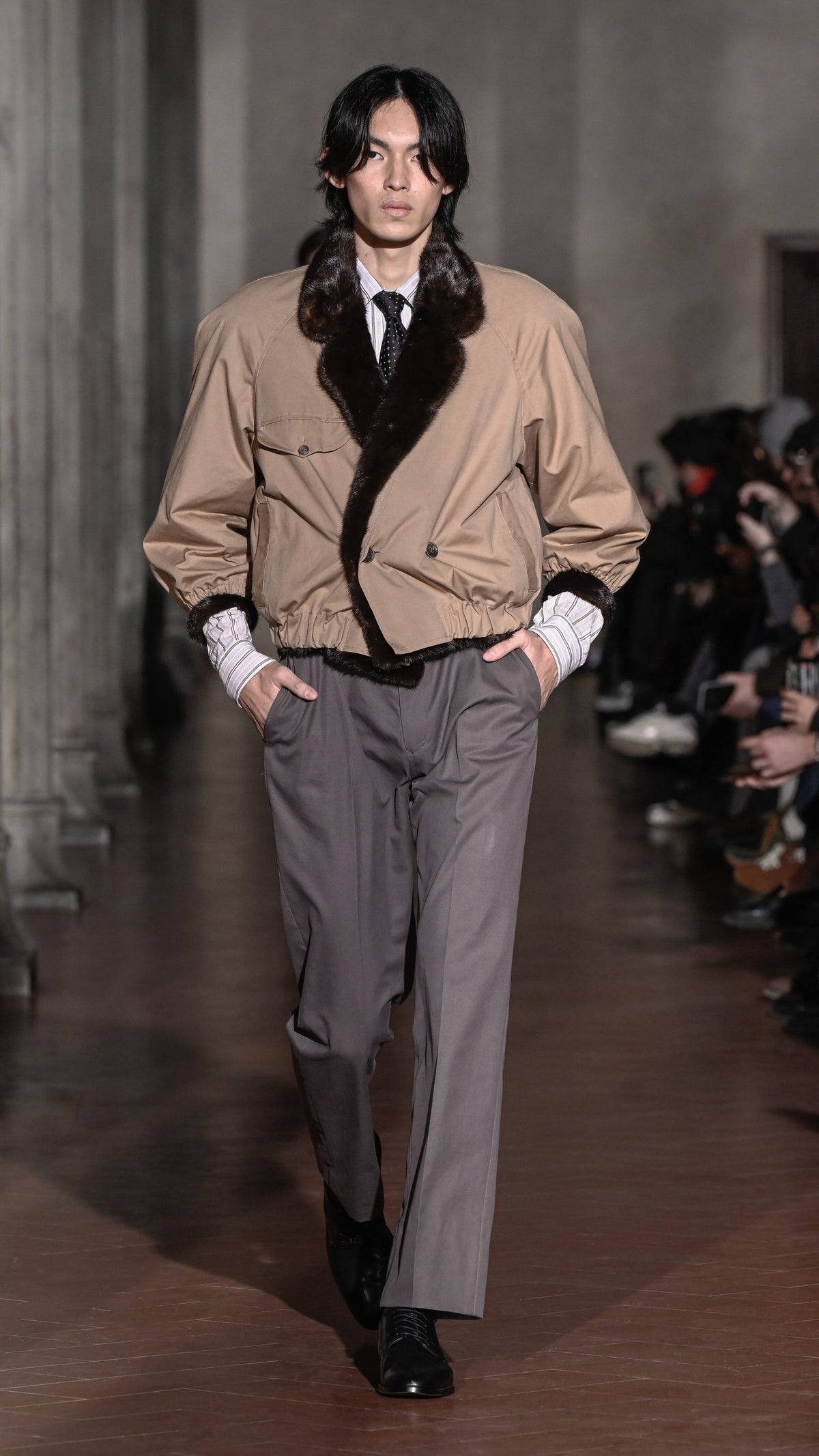 LOOK ITEM 28