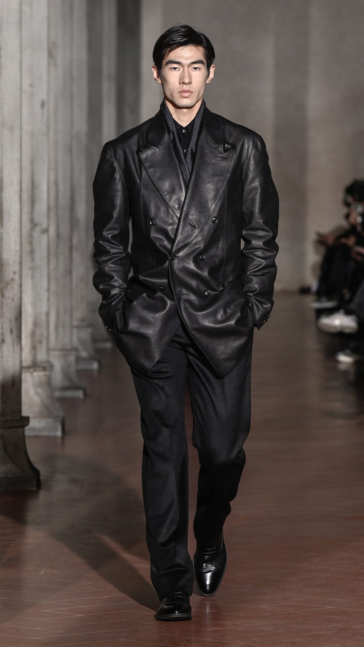 LOOK ITEM 29