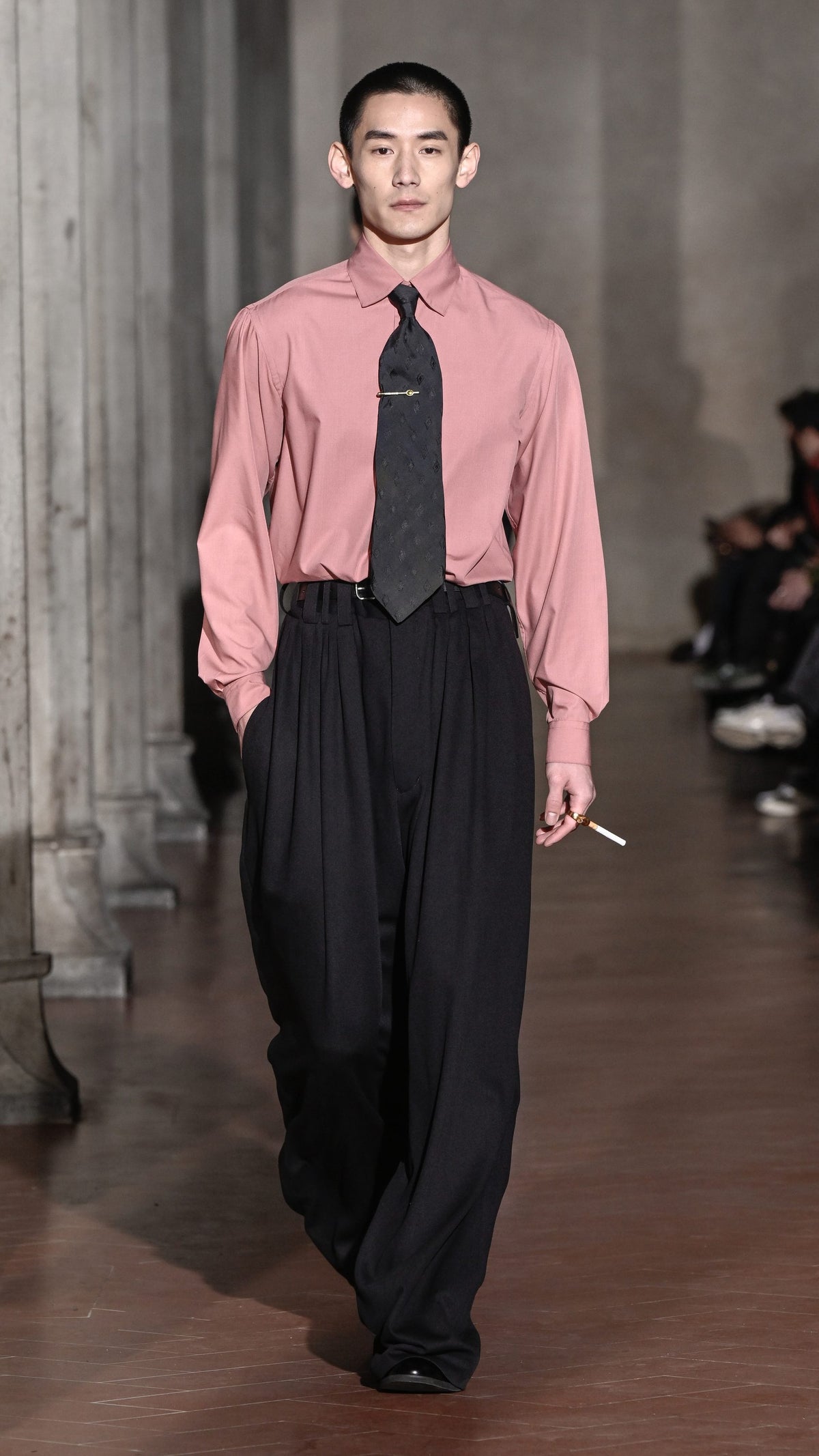 LOOK ITEM 33