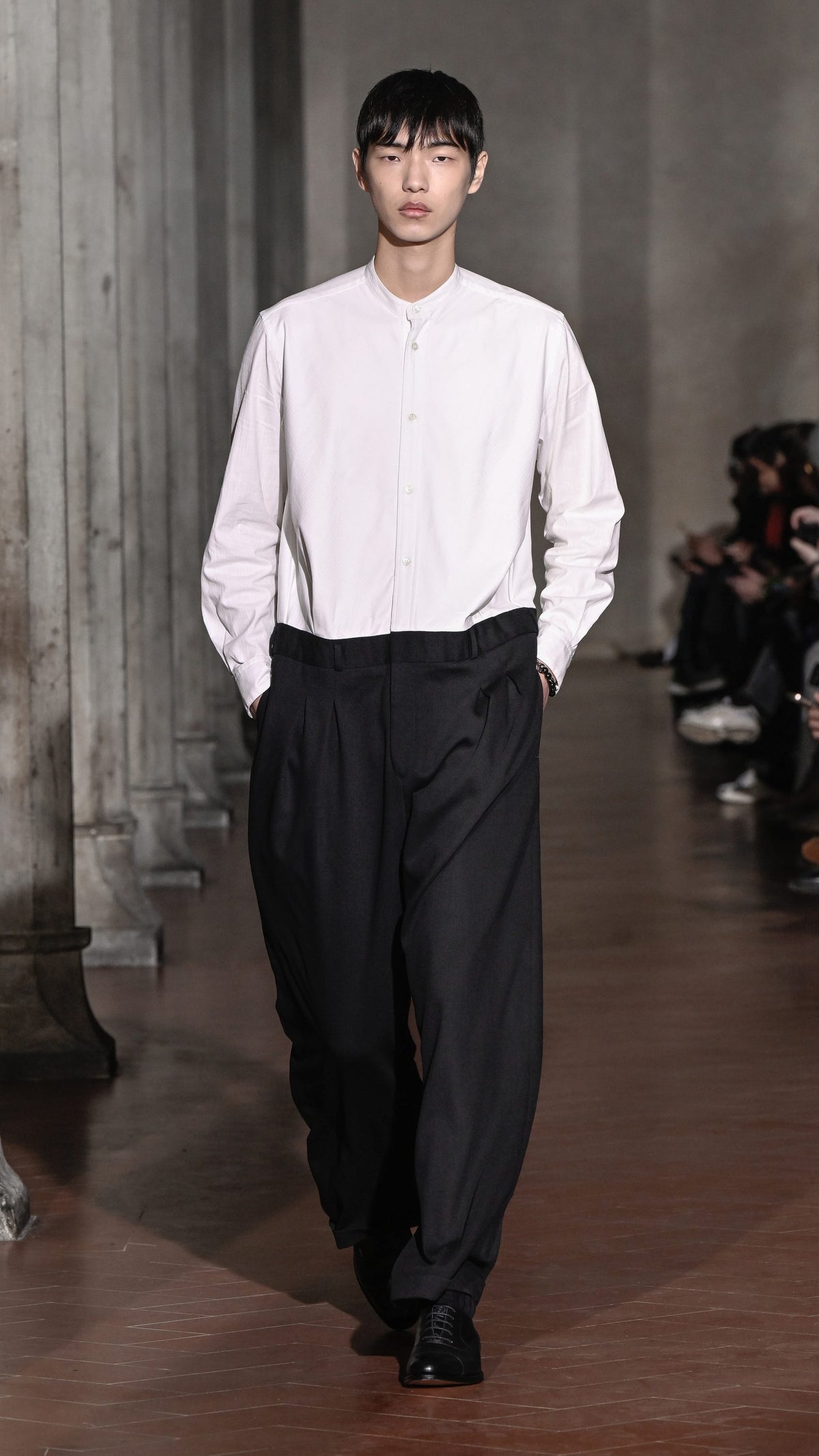 LOOK ITEM 35