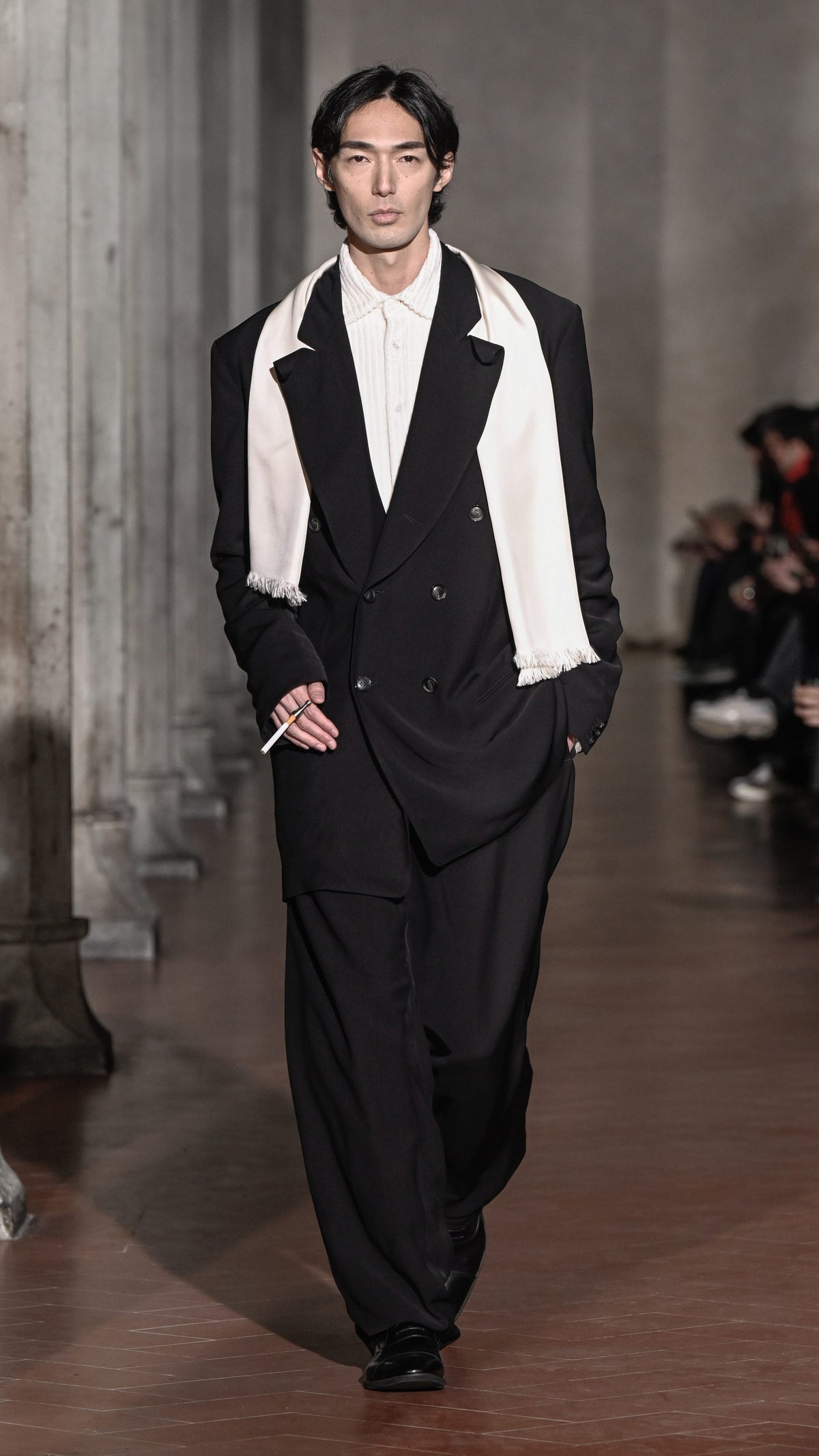 LOOK ITEM 37